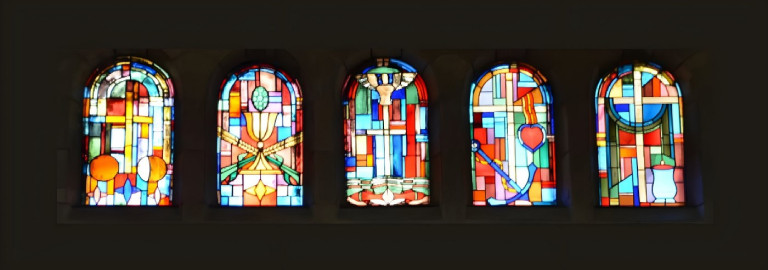 Kirchenfenster in Chorraum